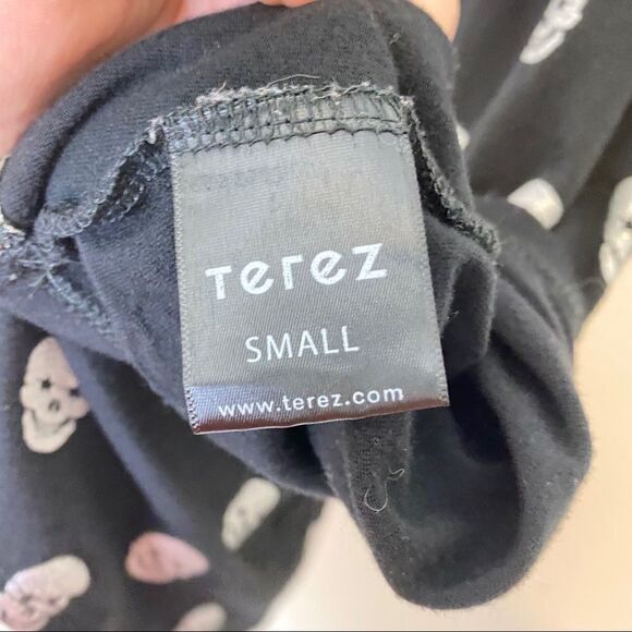 Terez Starry Eyed Skull Foil Razorback Tank Size S - Picture 4 of 4